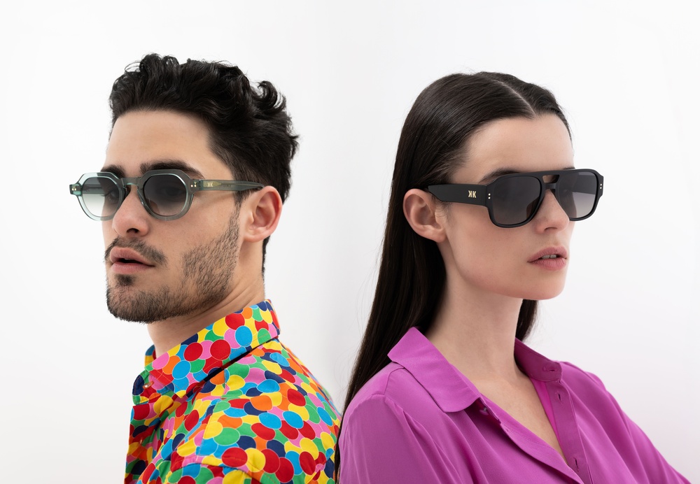 KT22502A_KT22404D_Couple-2