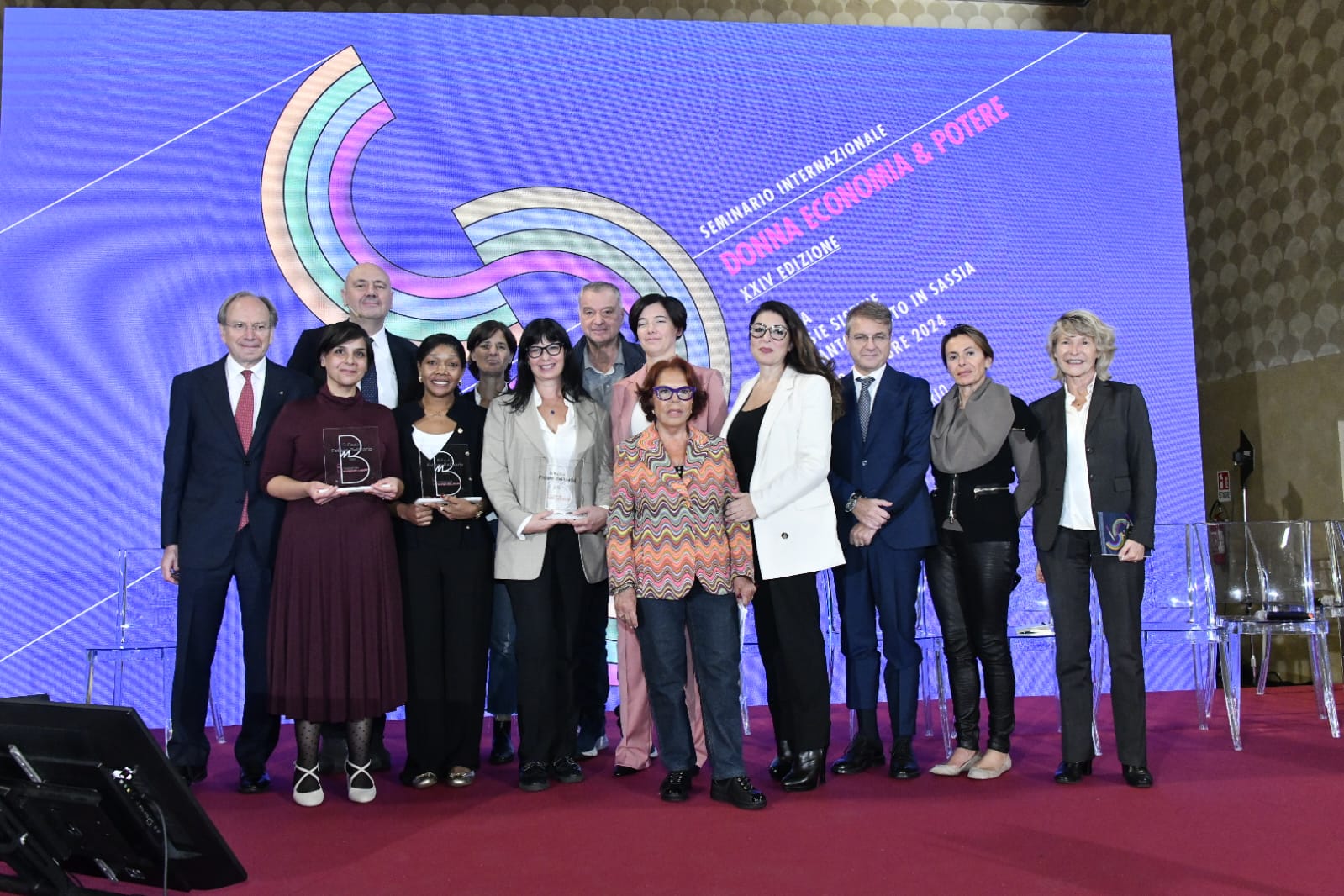 Donna, Economia e Potere