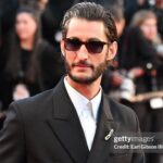 Pierre Niney a Cannes con occhiali L.G.R modello SUEZ