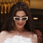 Anne Hathaway sceglie gli occhiali Trussardi Eyewear durante il tour di The Odyssey
